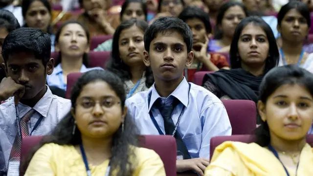 மாணவர்கள்