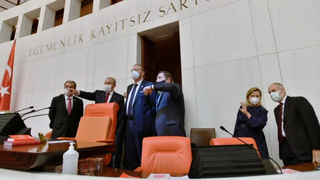Daems ve Şentop TBMM'yi gezdi