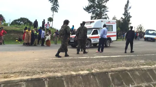 Abasirikare n'abapolisi b'u Rwanda bariko barashwiragiza impunzi