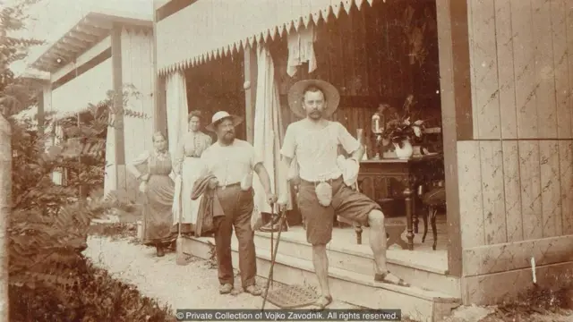 வோஜ்கோ ஜாவோட்னிக்: ``ஒரு வகையில் அடிப்படையில் அவர் கவர்ச்சிகரமான முகாம் சேவை அளித்தார்.''