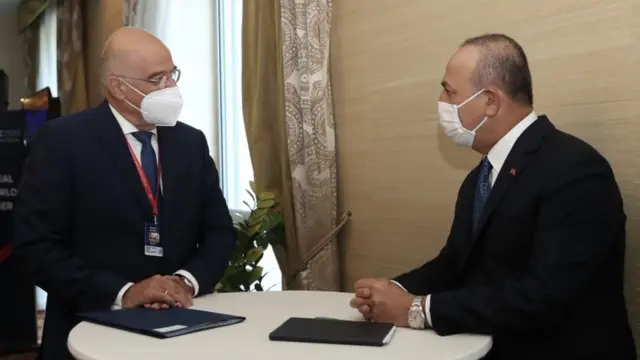 Yunanistan Dışişleri Bakanı Nikos Dendias (solda) ve Dışişleri Bakanı Çavuşoğlu