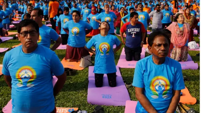 ভারী ব্যায়ামের তুলনায় ইয়োগা এবং হালকা ব্যায়ামের পরামর্শ দিচ্ছেন বিশেষজ্ঞরা