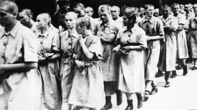 Жінки визнані "придатними для роботи" в Аушвіці