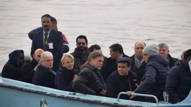 विदेशी प्रतिनिधिमंडल