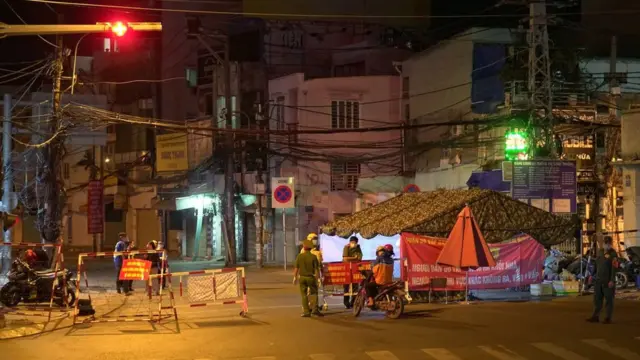 Bắt đầu từ tối 26/7, người dân tuyệt đối không ra đường sau 18 giờ đến 6 giờ sáng hôm sau