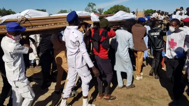 Un sepelio de agricultores en Nigeria