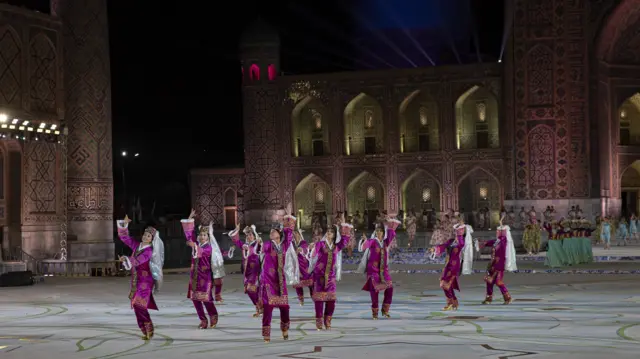 جشن اهدای جوایز