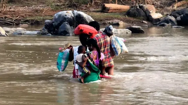 ચાલીને નદી પાર