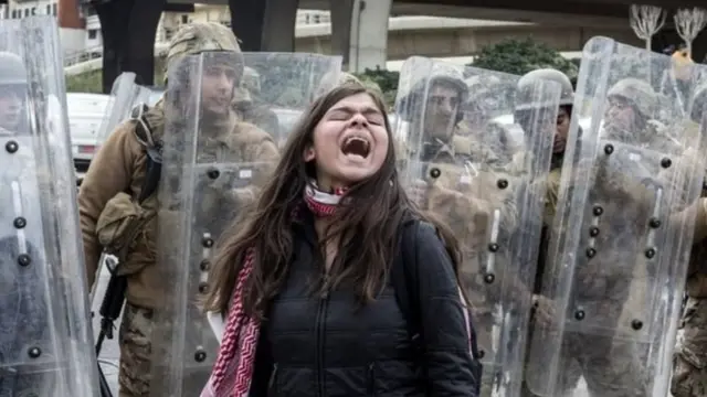 लेबनान में प्रदर्शनकारी नाराज़