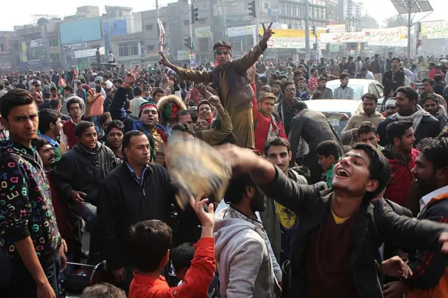 مسيرات التأييد لخان عام 2014