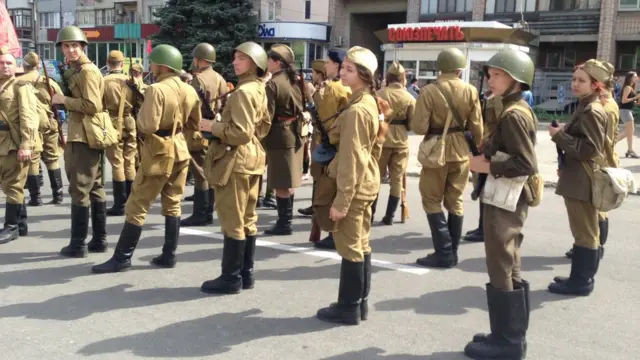 учні