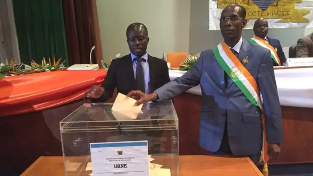 Soixante-six sénateurs ont été élus le 24 mars