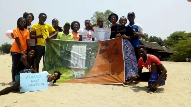 Urwaruko ruriko rurasukura umucanga w'ikiyaga Tanganyika