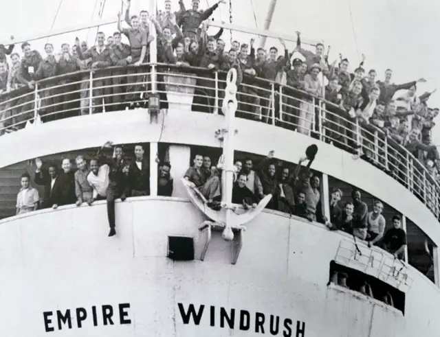 Empire Windrush arrive aux Docks de Tilbury en provenance de la Jamaïque
