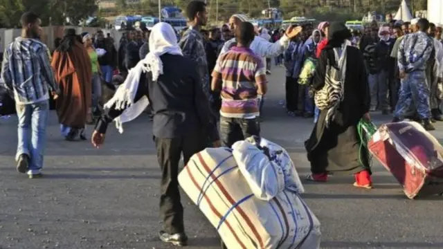 شهد عام 2013 عودة أعداد كبيرة من العمالة الإثيوبية المخالفة من السعودية. صورة أرشيفية