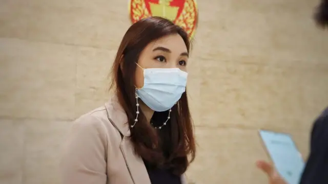 น.ส.ศิริกัญญา ตันสกุล
