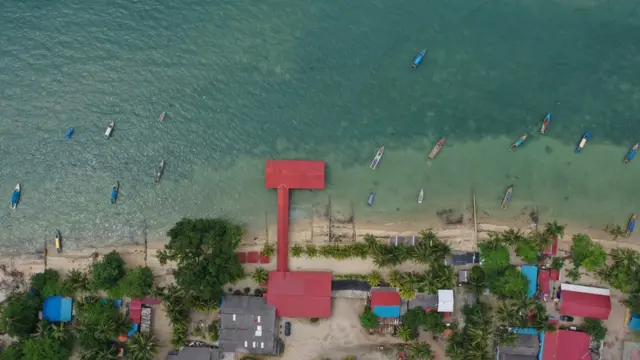 Sebuah pantai di bagian timur Pulau Batam