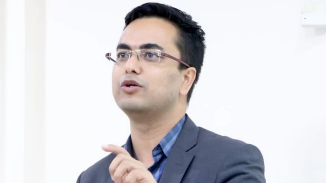 इक्यानका अध्यक्ष प्रकाश पाण्डे।