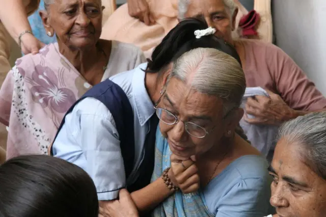 દાદી અને પૌત્રીની હૃદયદ્રાવક તસવીર