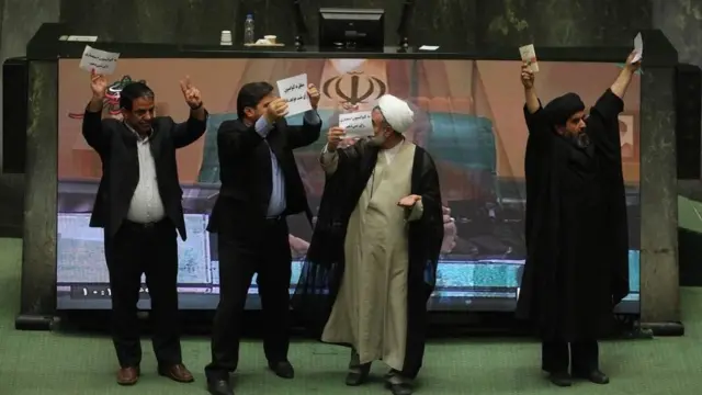 لوایح چهارگانه دولت در مجلس با مخالفت‌هایی روبه‌رو بود