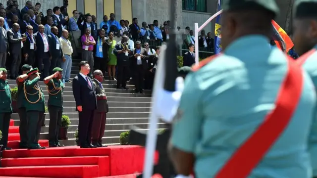 习近平抵达巴布亚新几内亚。