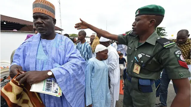 Olopa maa sọ awọn oloṣelu kaakiri dipo ṣiṣọ ara ilu