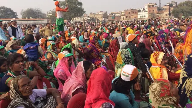 राहुल गांधी की रैली में महिलाएं