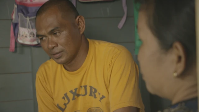 Nelayan tradisional Natuna Hafis Sama menceritakan sulitnya mendapatkan ikan di perairan Natuna karena keterbatasan kapal dan teknologi memancing.