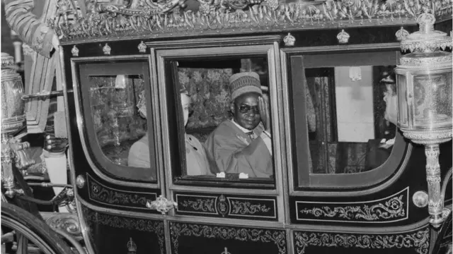 Shagari ati Ọbabinrin elisabẹti keji