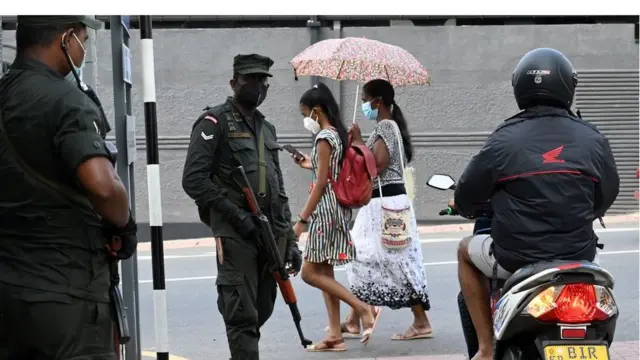 இலங்கை ஜனாதிபதிக்கு எதிராக போராட்டம்