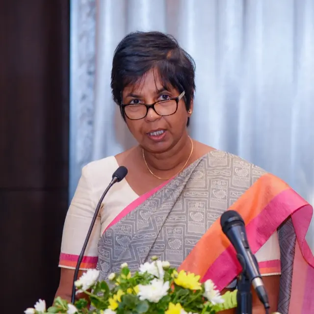 ''අපිට ලක්ෂ හයක එන්නත් ගැටලුවක් තියෙනවා. ඒක හංගන්න දෙයක් නෑ. ''