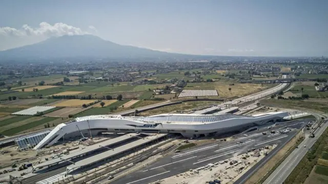 Napoli-Afragola tren istasyonu