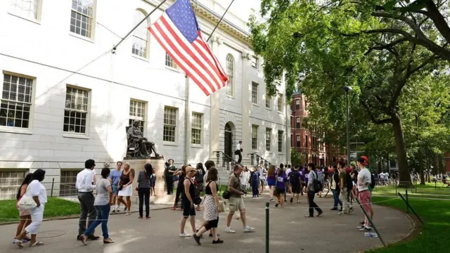 হার্ভার্ড বিশ্ববিদ্যালয়, সবচেয়ে বেশি অর্থসমৃদ্ধ।