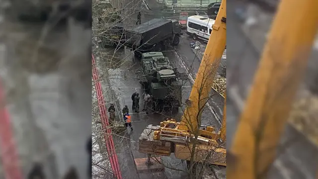 Военная техника в Тетеринском переулке