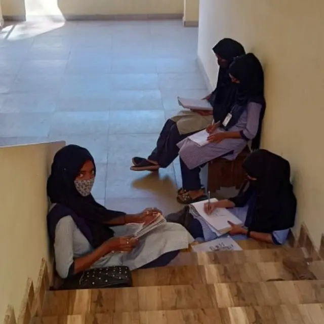 கர்நாடகா ஹிஜாப்