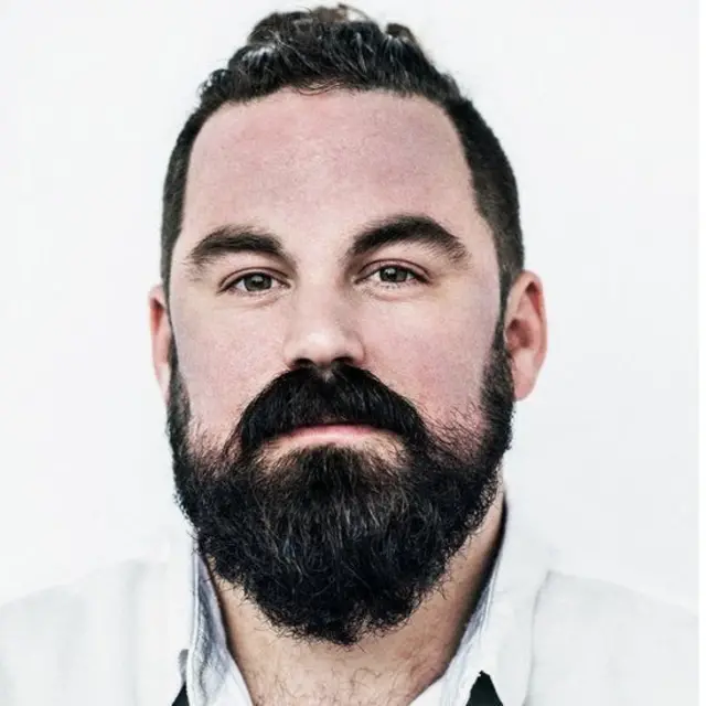 Sabatier alistaafu akiwa na umri wa miaka 30