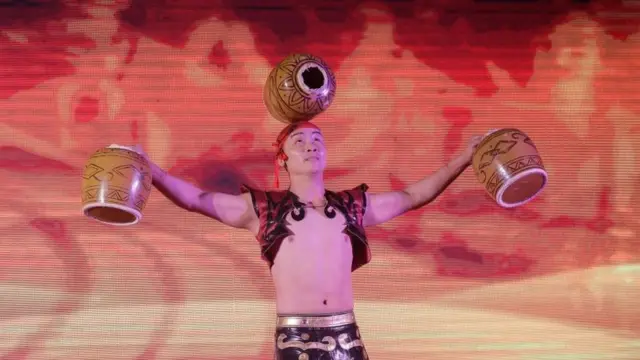 ચાઇનિઝ ડાન્સરની તસવીર