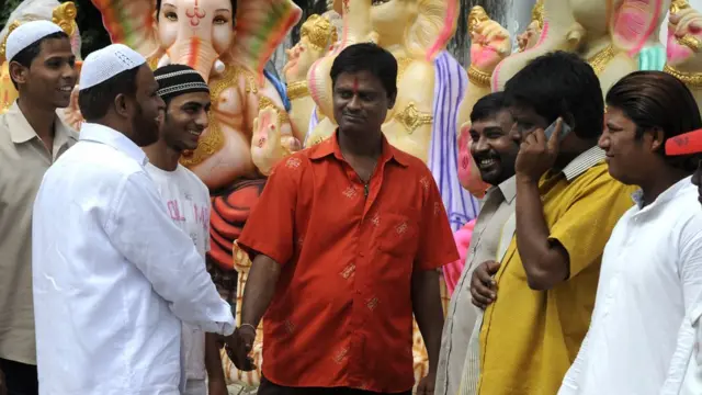 हिंदू और मुस्लिम एकसाथ