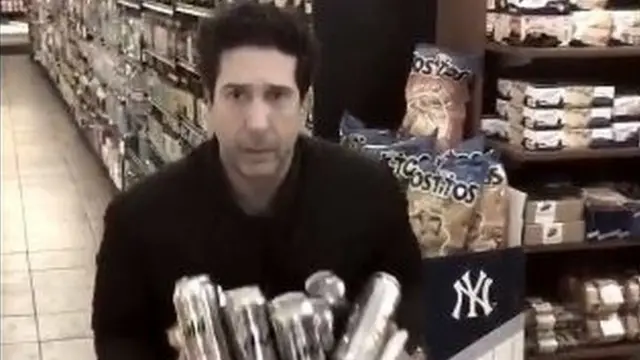 В ответ на это разошедшееся по соцсетям подозрение сам Швиммер записал пародийный видеоролик