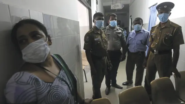 ප්රතිකාර ලබන කාන්තාවක්