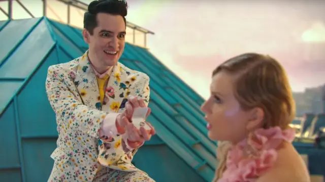 Тейлор отвергает кольцо