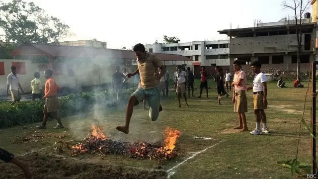 आत्मरक्षा कैंप