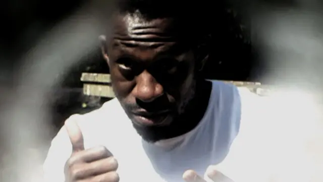 Visión de una persona sordociega con ceguera periférica.