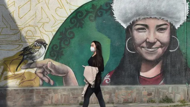 Беткап кийген кыз