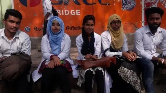 বাংলাদেশের বেশিরভাগ তরুণ-তরুণীর কাছে সরকারি চাকরির প্রাধান্য বেশি