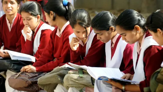 ஆசிரியர் - மாணவர் மோதல்: ஹார்மோன்கள் காரணமா?