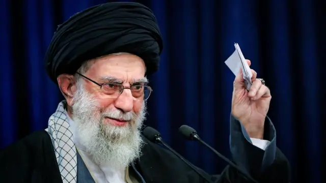 علی خامنه‌ای