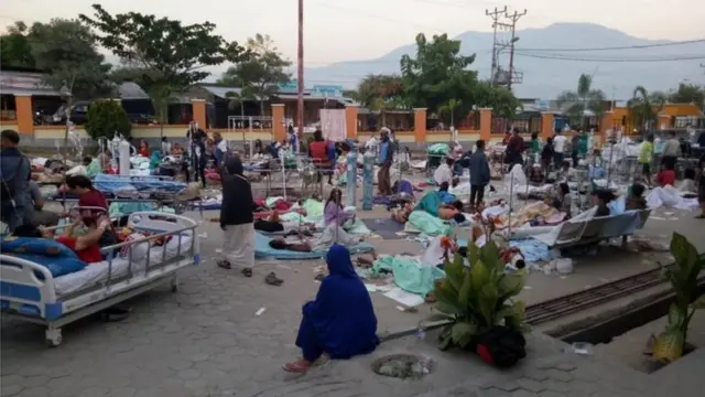 انڈونیشیا میں زلزلے کے بعد سونامی