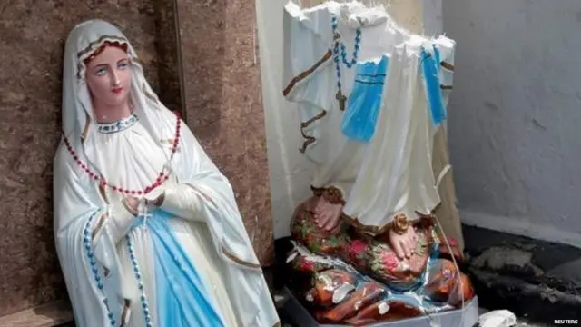 இலங்கையில் நடத்தப்பட்ட குண்டு வெடிப்பு தாக்குதல்கள் - புகைப்பட தொகுப்பு