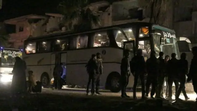 வெளியேறிய கிளர்ச்சியாளர்கள்